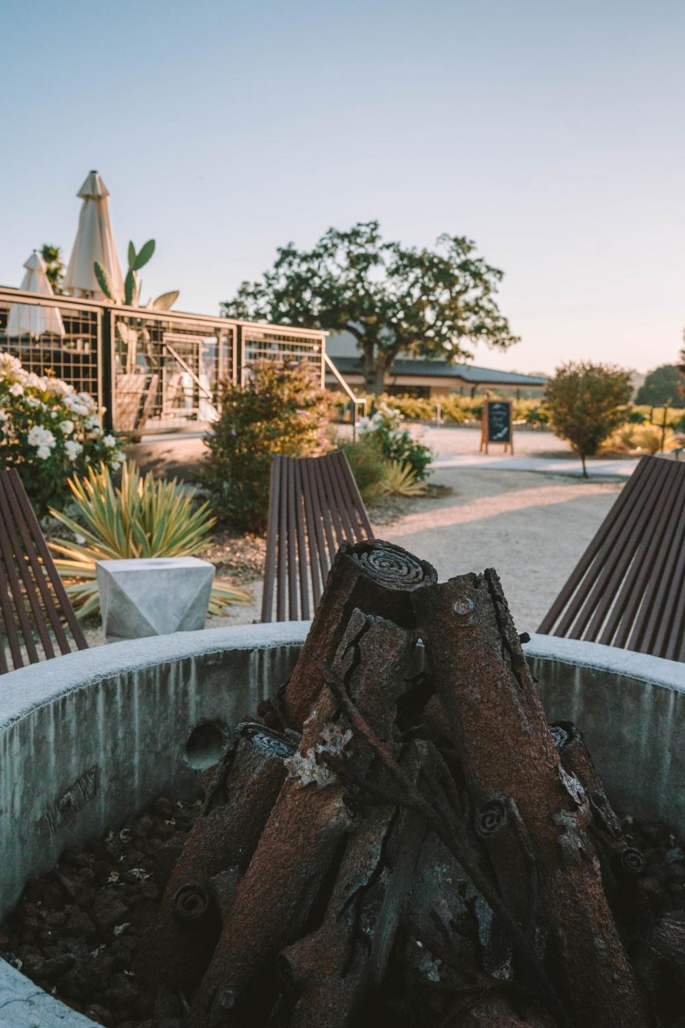Geneseo Inn Пасо Роблс Экстерьер фото